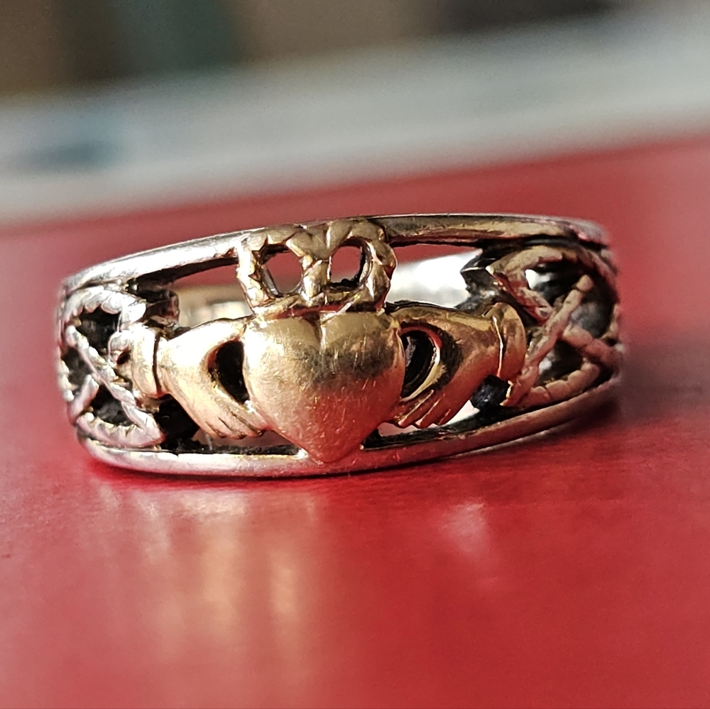 Sz 4.75 10k Gold and 925 Silver Claddagh Ring